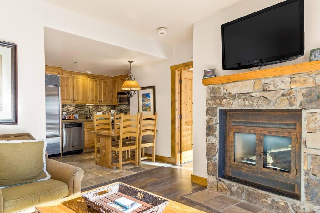 Blue Collar Boutique: Affordable Adventure Aparthotel Telluride Exterior photo
